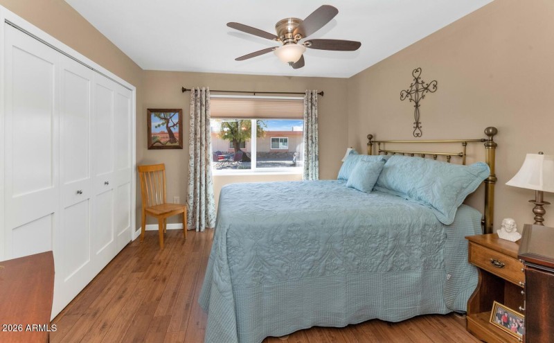 16652 N Boswell Blvd-large-023-036-16652