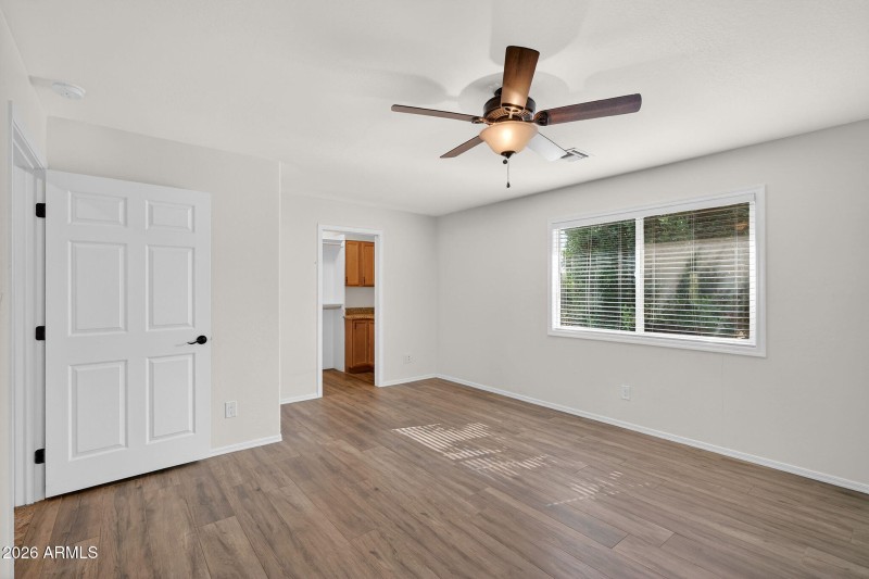 16-web-or-mls-10E Flossmoor Ave