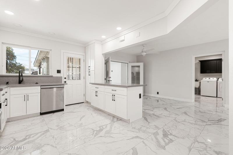 4540 N 12th Ave - 14