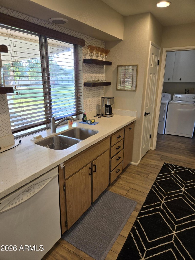 Sparkley Quartz Counters