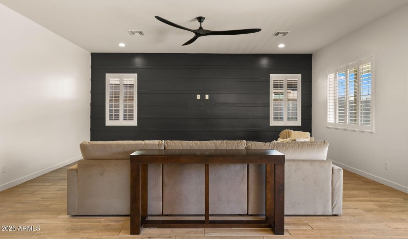 7-web-or-mls-Great Room3