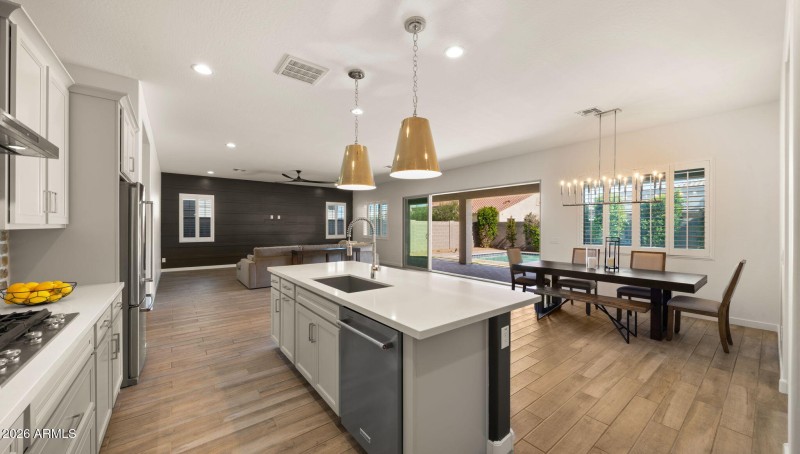 17-web-or-mls-Kitchen8