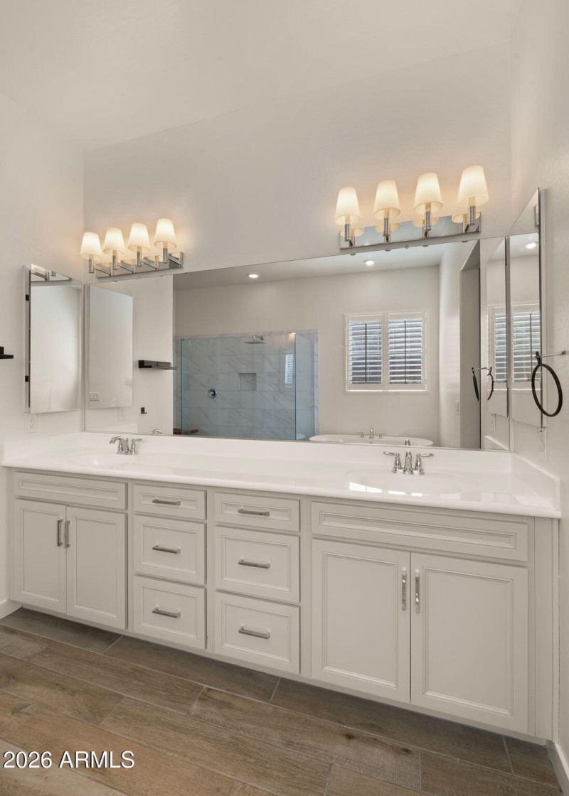 30-web-or-mls-Primary Bedroom6