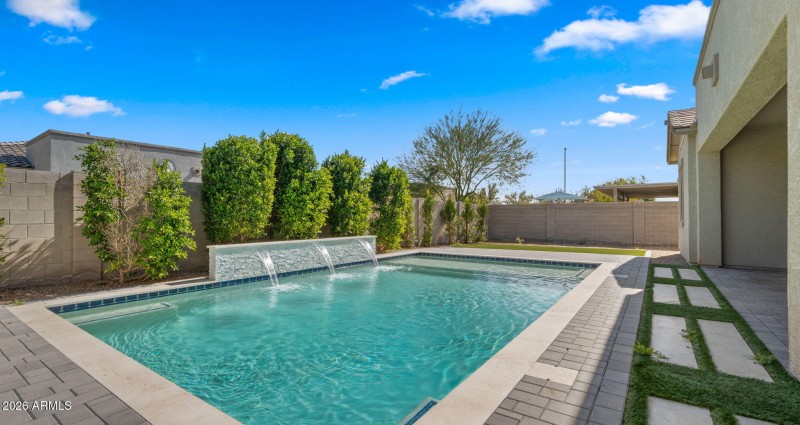 40-web-or-mls-Backyard4