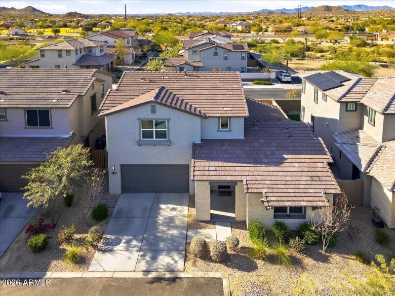 04-Aerial front of home