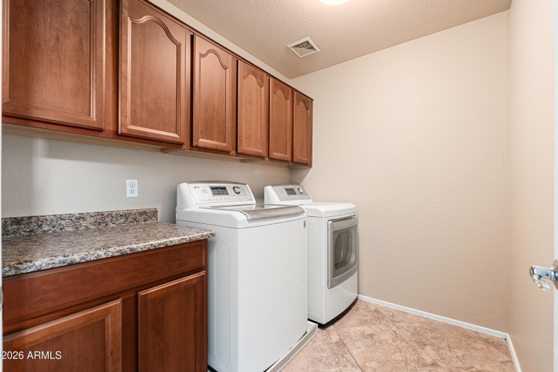 3693 E Sparrow Pl - 33