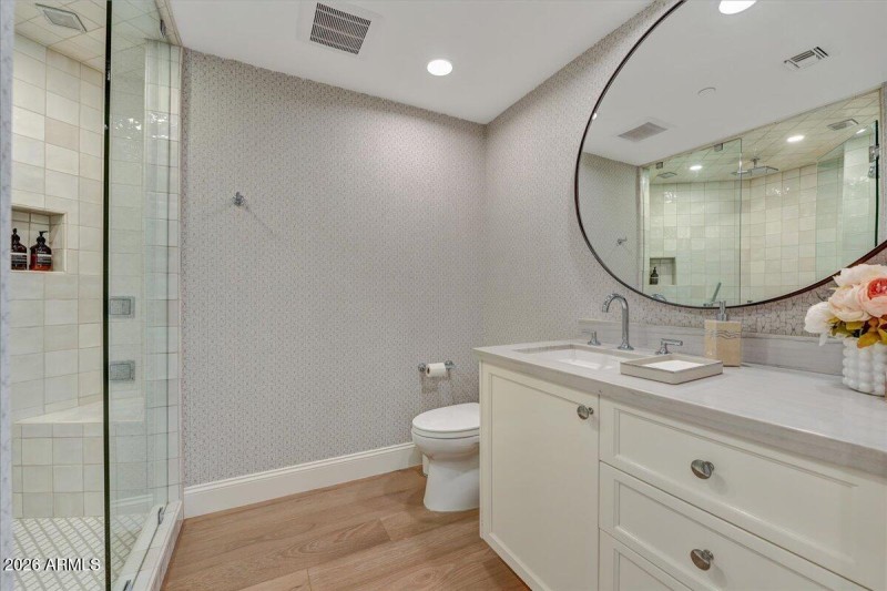 51-Hall Bath - Copy - Copy