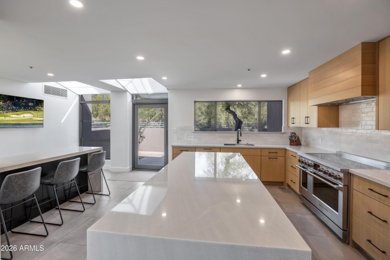 Waterfall Lunation quartzite island