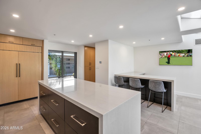 Breakfast station entertainment