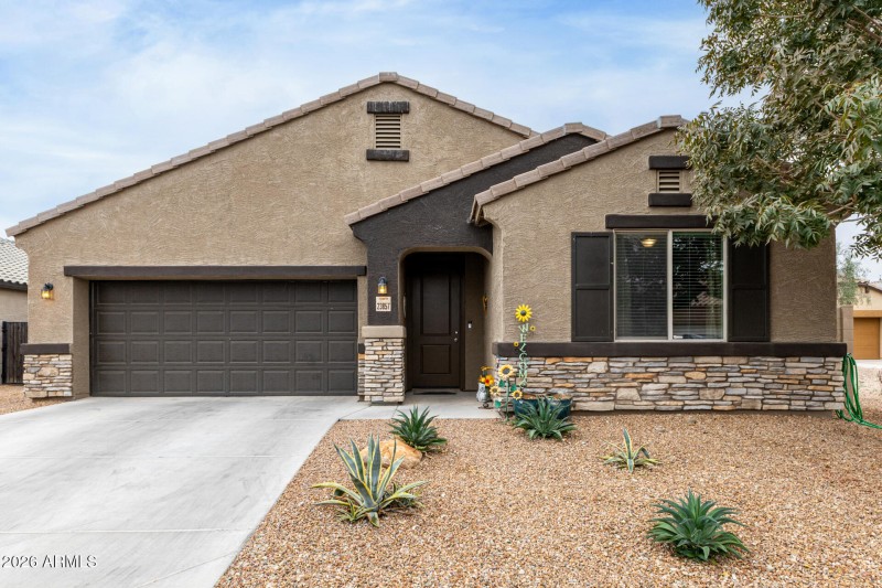 BEAUTIFUL CURB APPEAL WITH STONE