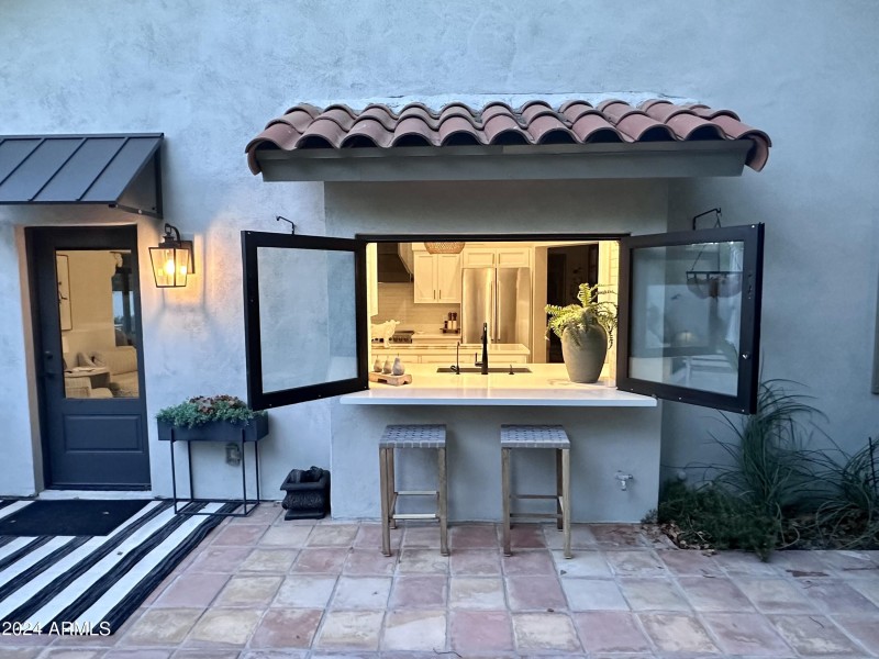 Kitchen pass through