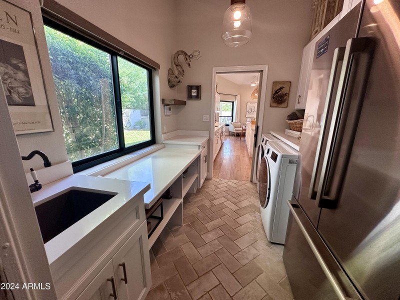 Laundry/butler pantry