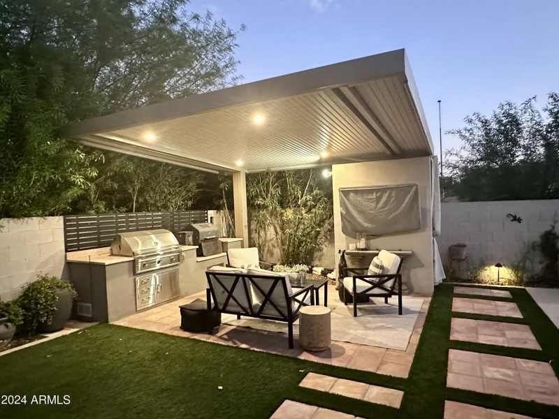 Outdoor Entertain/kitchen