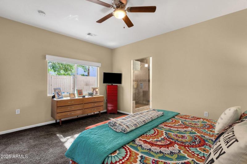 Downstairs En-Suite 2