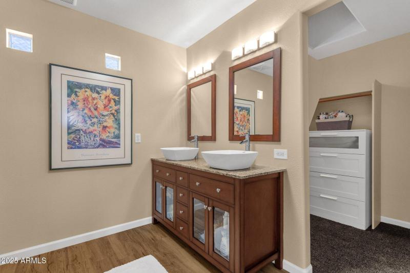 Upstairs Bathroom/Closet