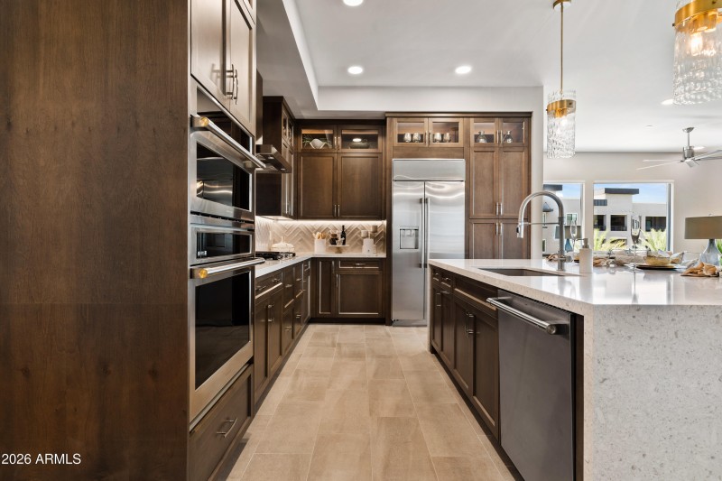 TheLuxeValentino5mb-00506