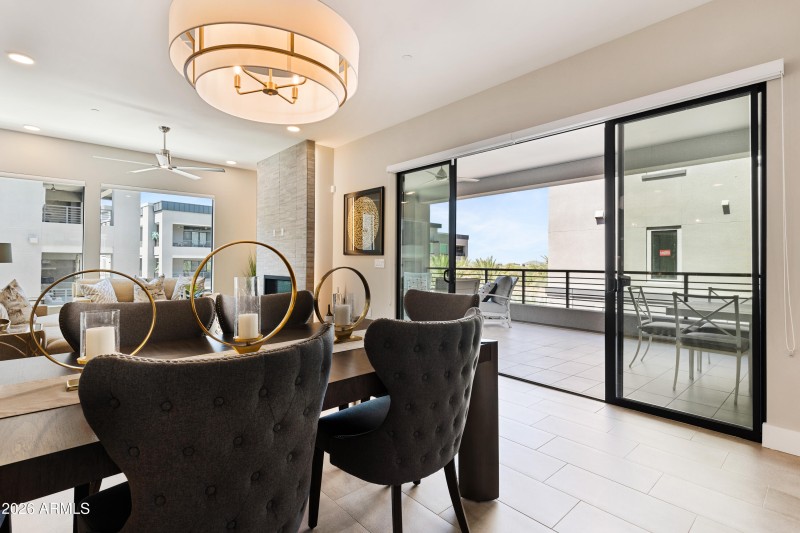 TheLuxeValentino5mb-00461