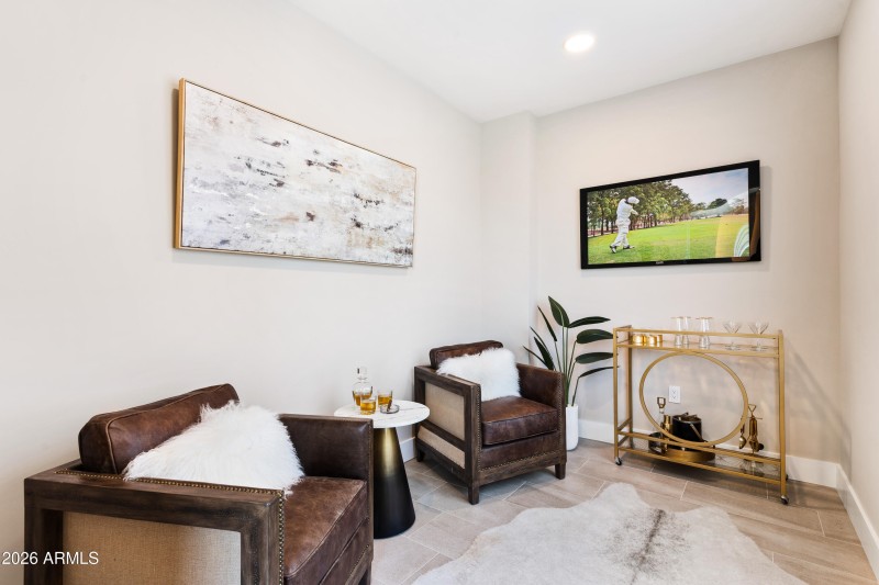 TheLuxeValentino5mb-00436