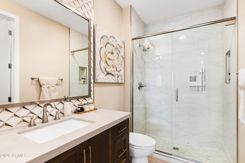 TheLuxeValentino5mb--3