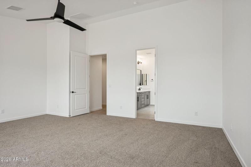 20-web-or-mls-20136-w-hazelwood-st