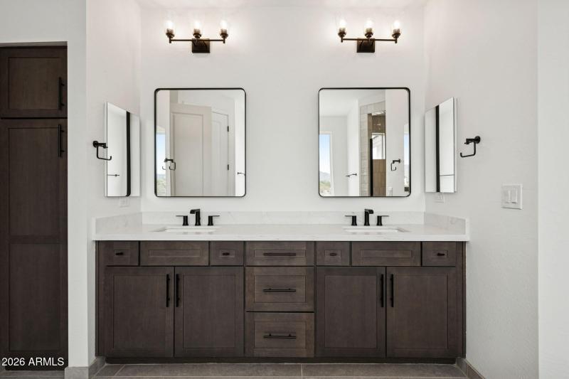 23-web-or-mls-20136-w-hazelwood-st