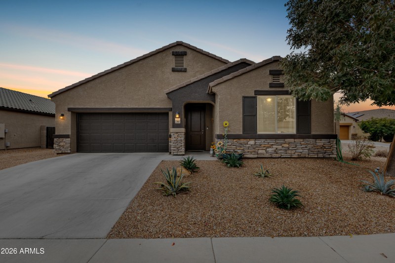 TWILIGHT CURB APPEAL