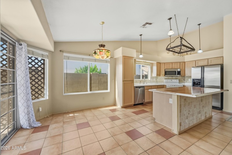 kitchen/breakfast nook