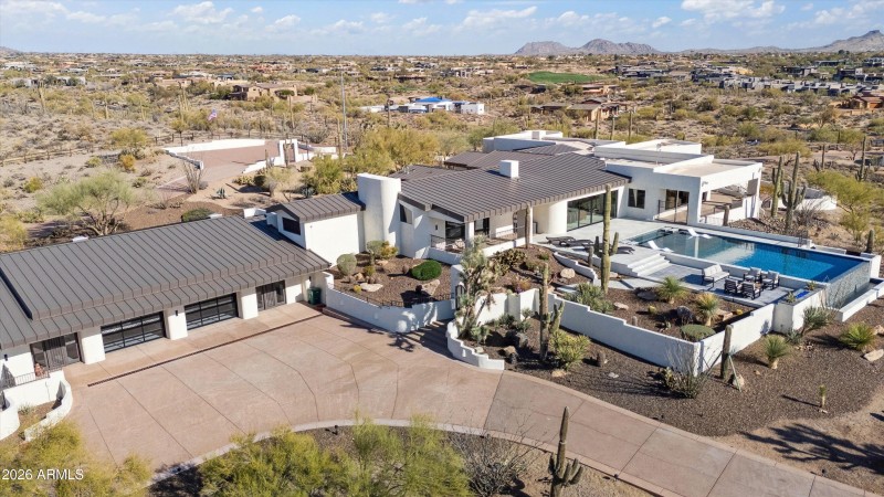 Large Car Pavillion, Entertainment Bar