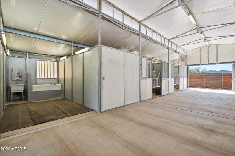 6 Stalls, Wash Rack, Tack, Breezeway