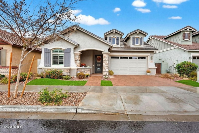 1-web-or-mls-large-019c5d1b-15a3-7324-8c