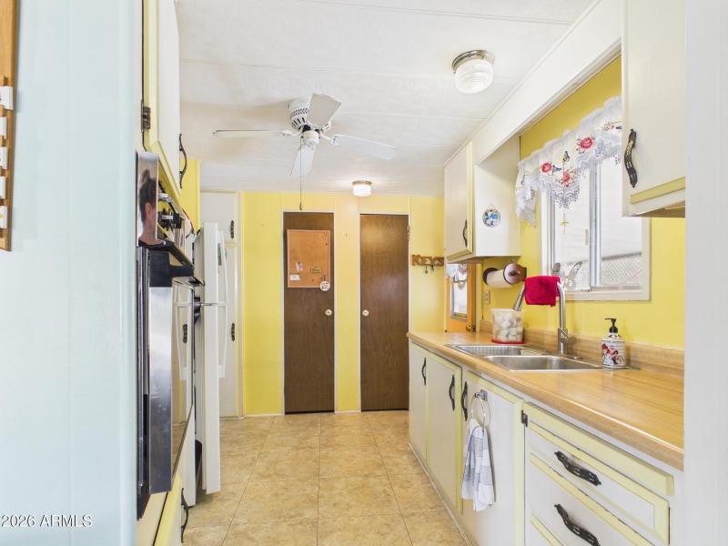 CAM03379G0-PR0179-STILL003