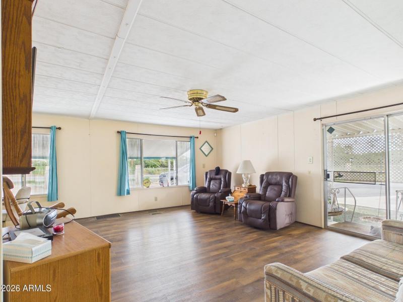 CAM03379G0-PR0179-STILL007