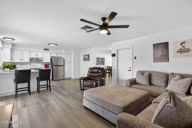 7-web-or-mls-20E Hopi Ave