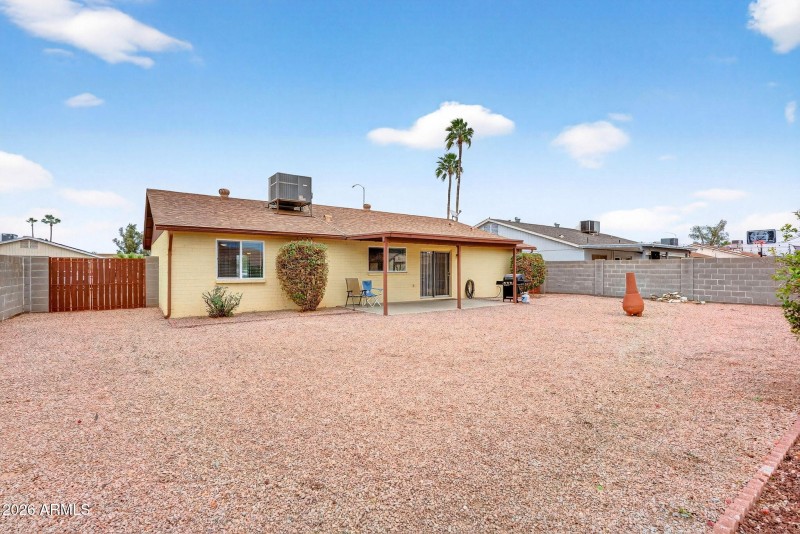 26-web-or-mls-23E Hopi Ave