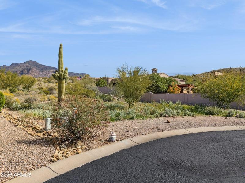 20-web-or-mls-8952-e-quail-cove-ln