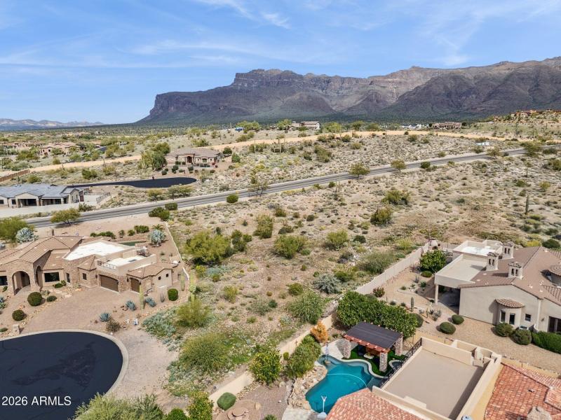 2-web-or-mls-8952-e-quail-cove-ln