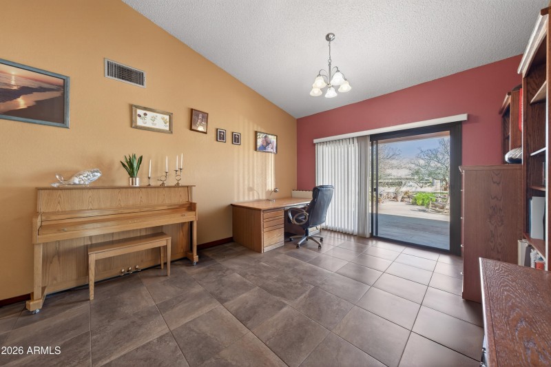 Interior - 4833 S Laguna Ave-10