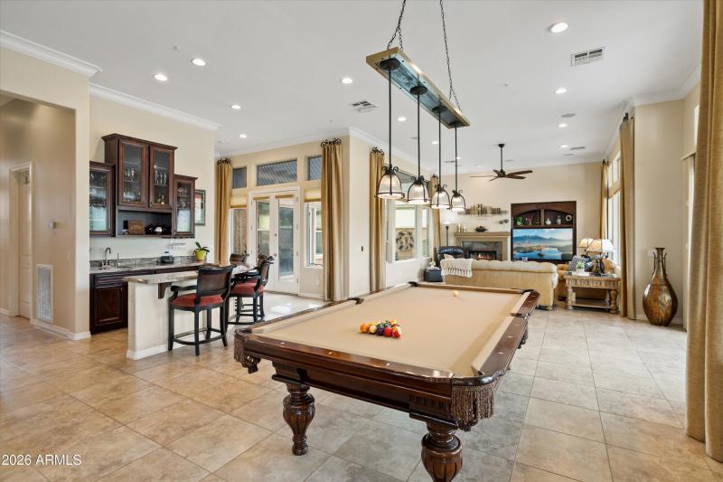 FABULOUS AREA FOR ENTERTAINING