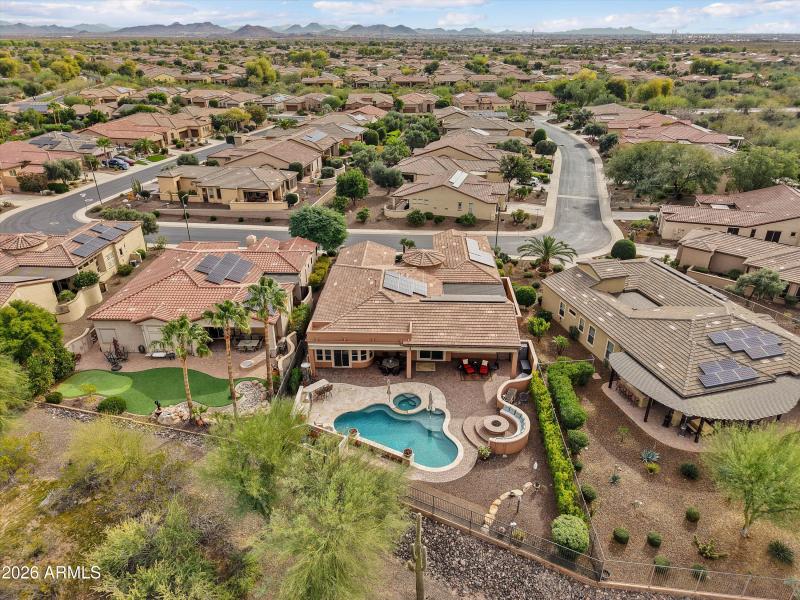 BACKYARD BACKING TO WASHL