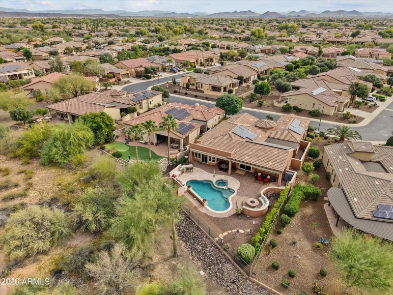 BACKYARD BACKING TO WASH