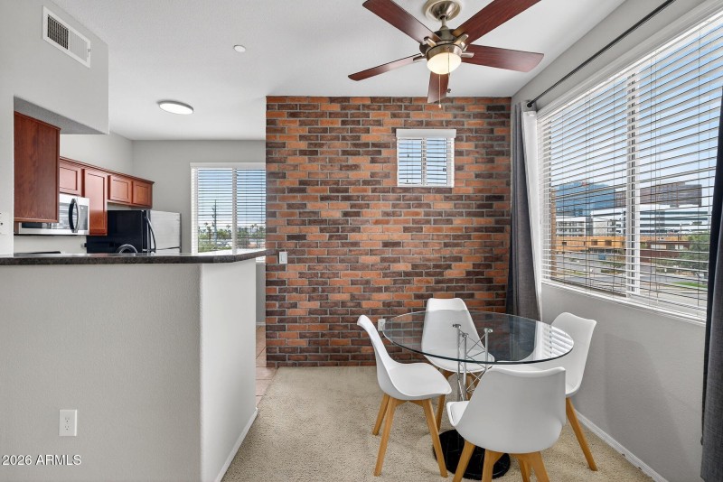 15-web-or-mls-21N 7th St 332