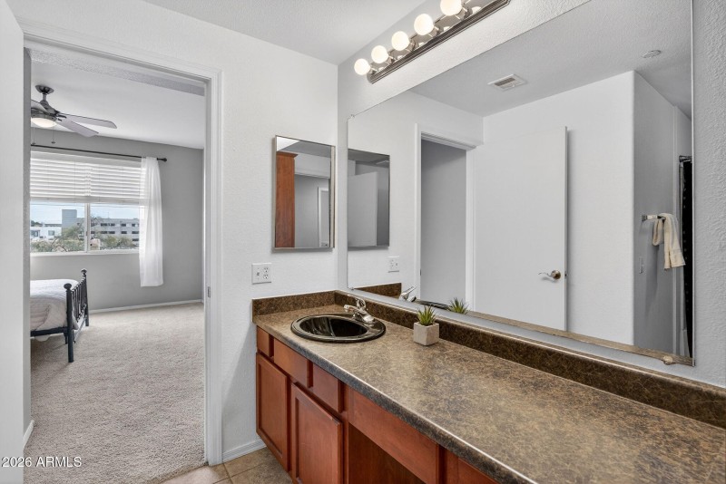 34-web-or-mls-40N 7th St 332