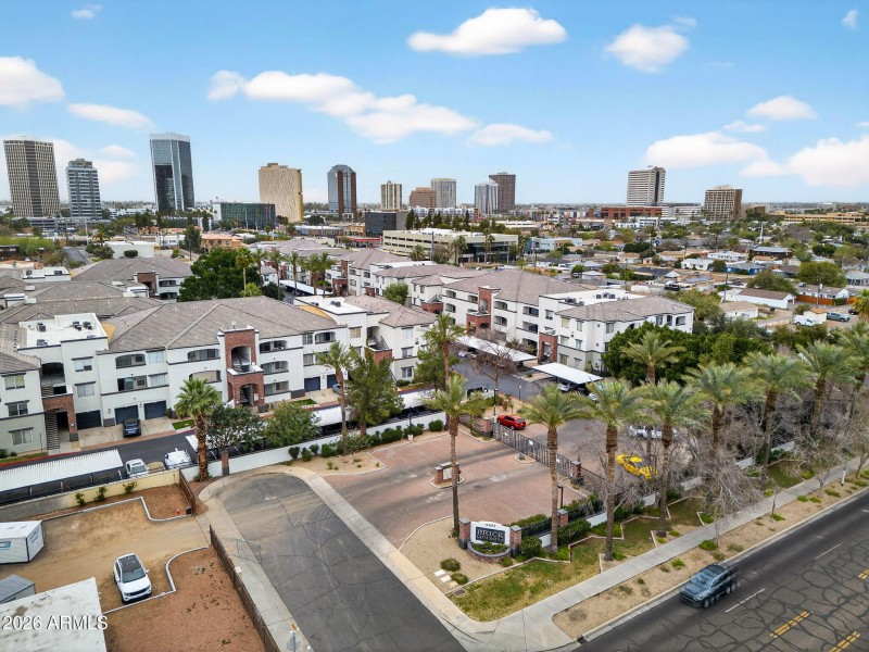 49-web-or-mls-13N 7th St 332