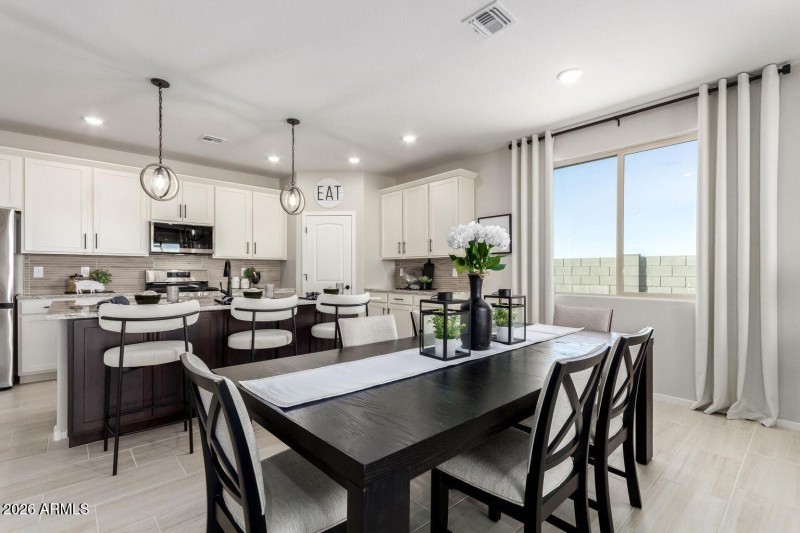 20251218212526052120000000-o