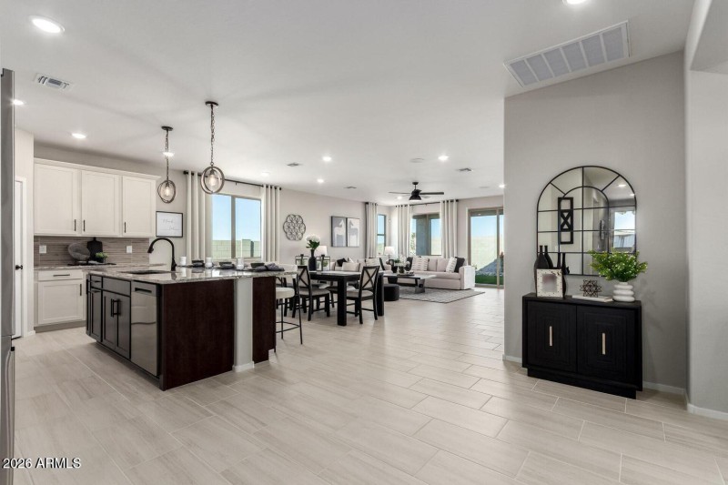 20251218212536618283000000-o