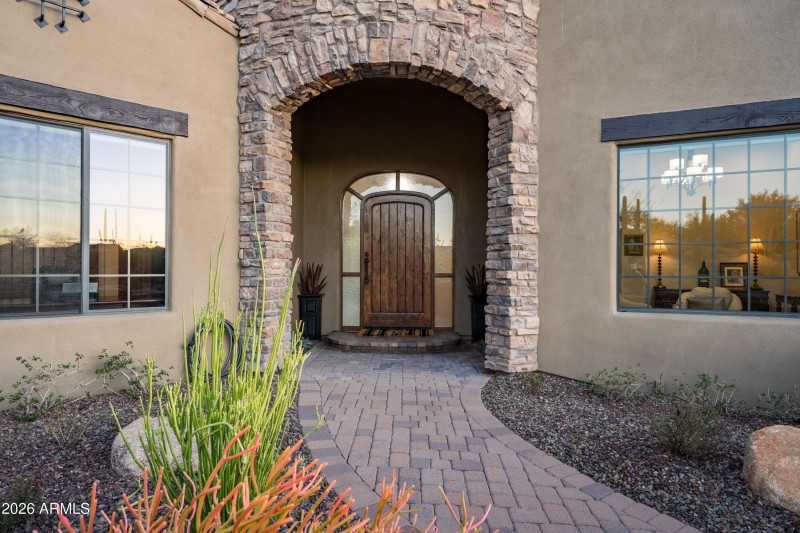 003_Prominent Entrance