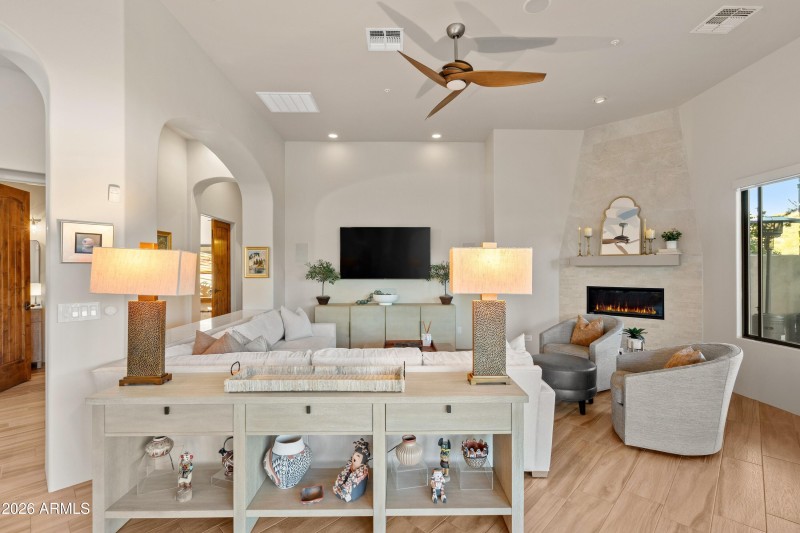 005_Great Room Details