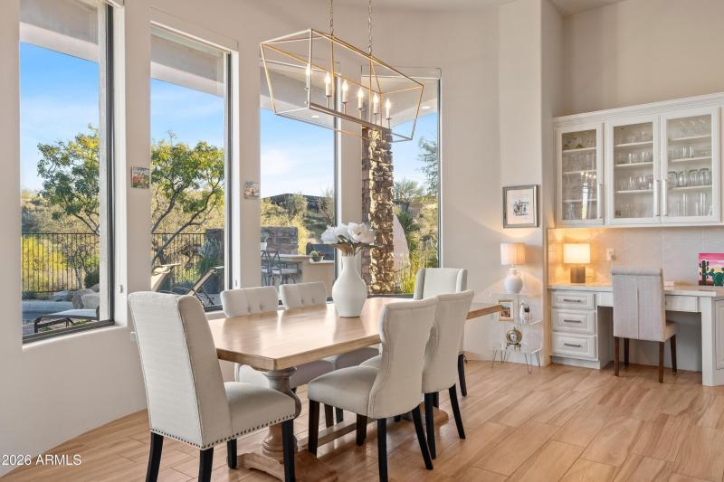 009_Dining with Views