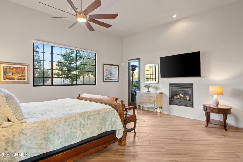 011_Primary Suite Details