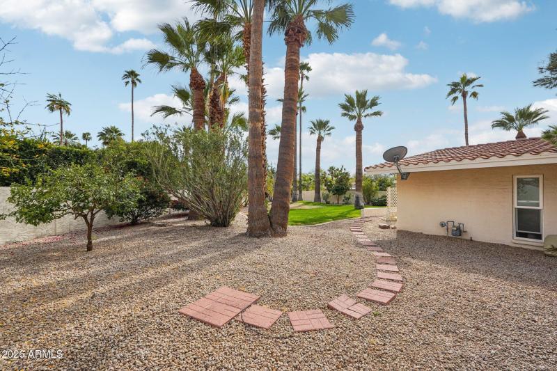 1-web-or-mls-E Estero Ln-S1402-003